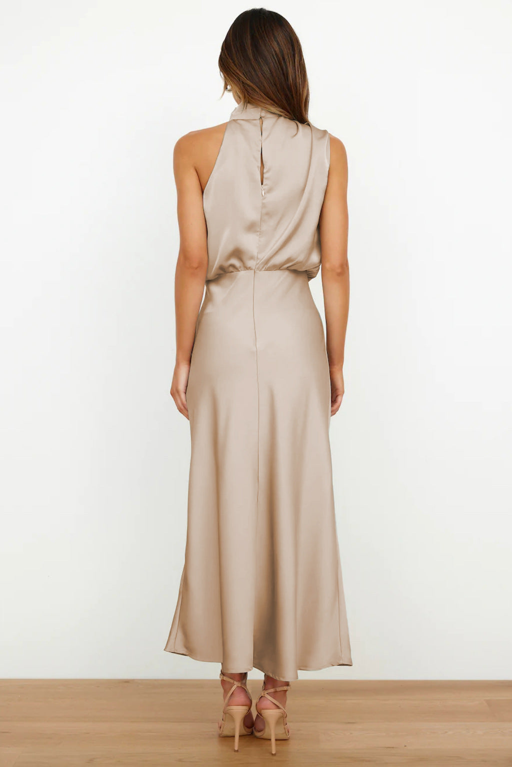 Violetta | Vestido largo drapeado de cuello alto