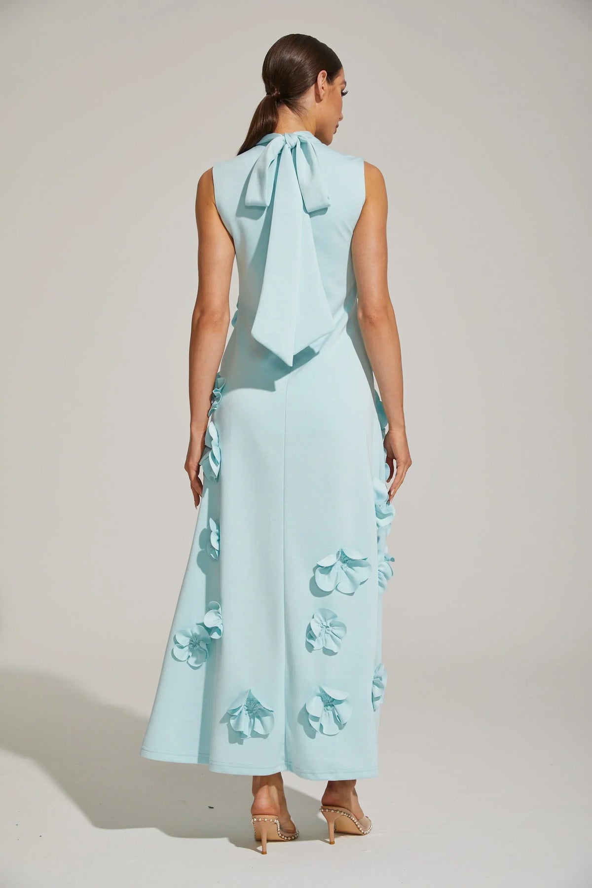 Camellia | Vestido maxi de lujo con flores en relieve