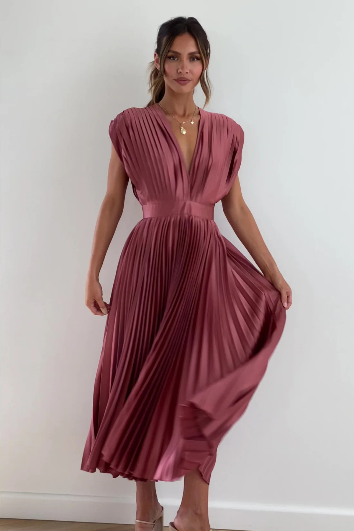 Tirsa | Vestido glamuroso que capta la luz