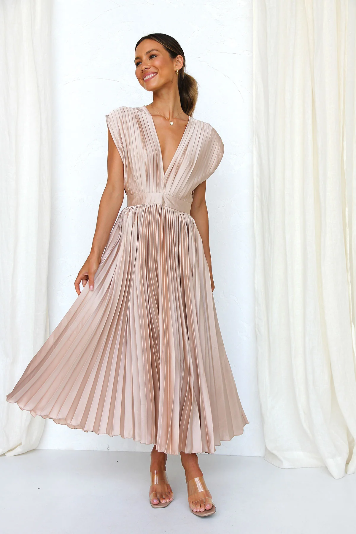 Tirsa | Vestido glamuroso que capta la luz