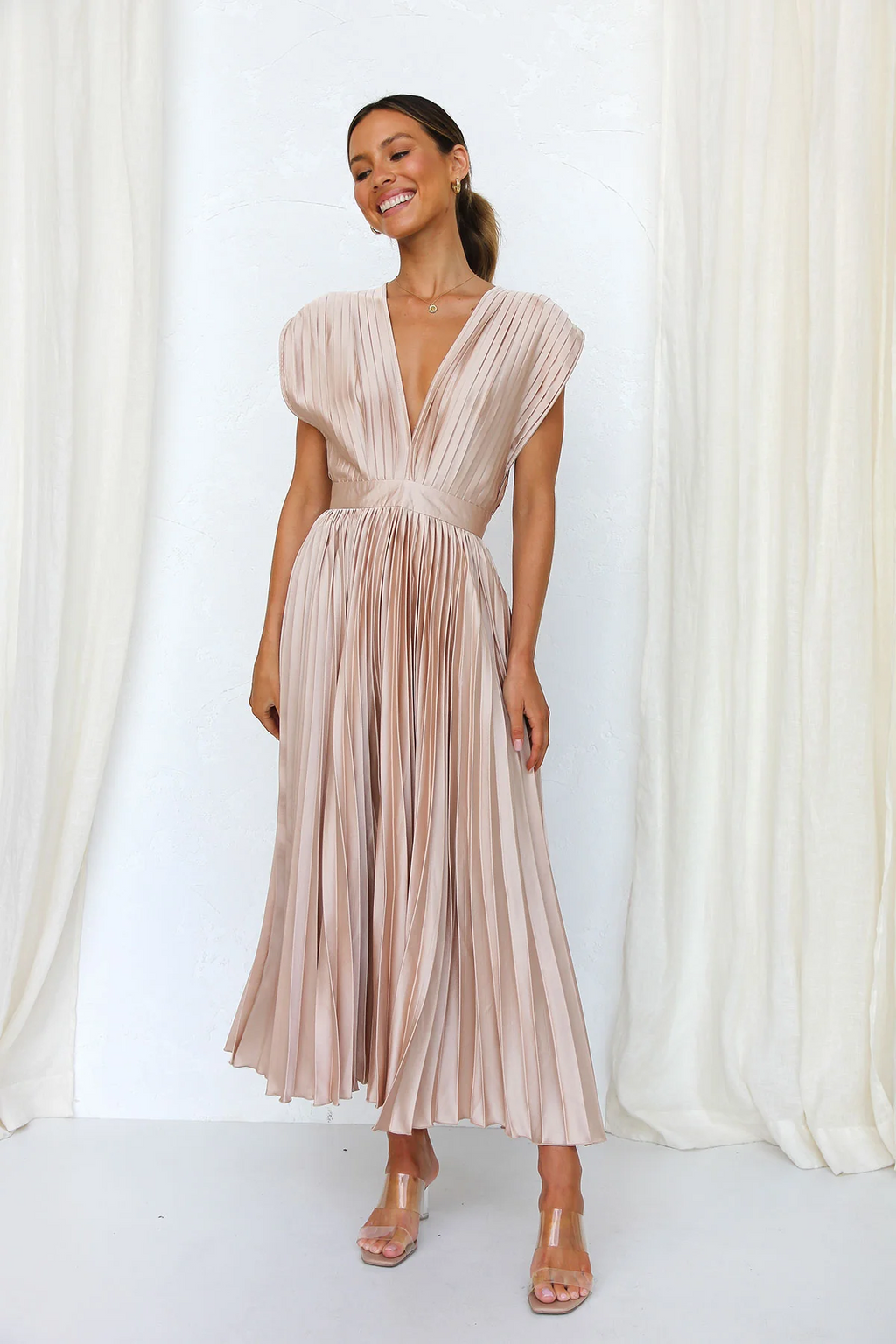Tirsa | Vestido glamuroso que capta la luz