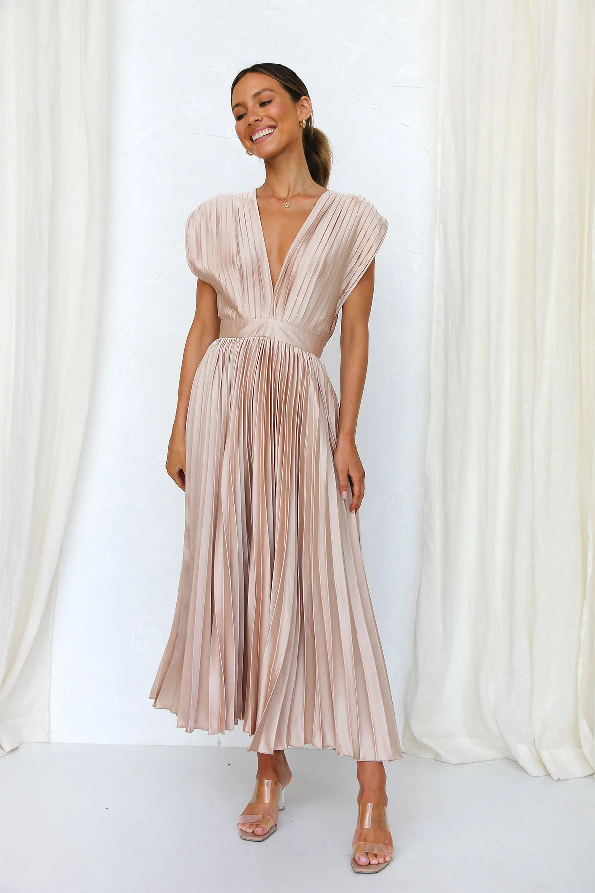 Tirsa | Vestido glamuroso que capta la luz