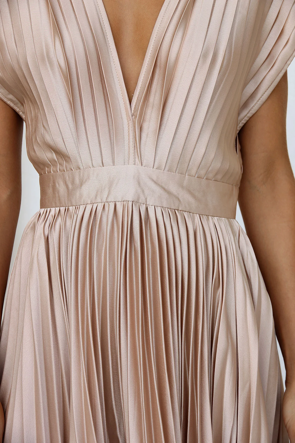 Tirsa | Vestido glamuroso que capta la luz