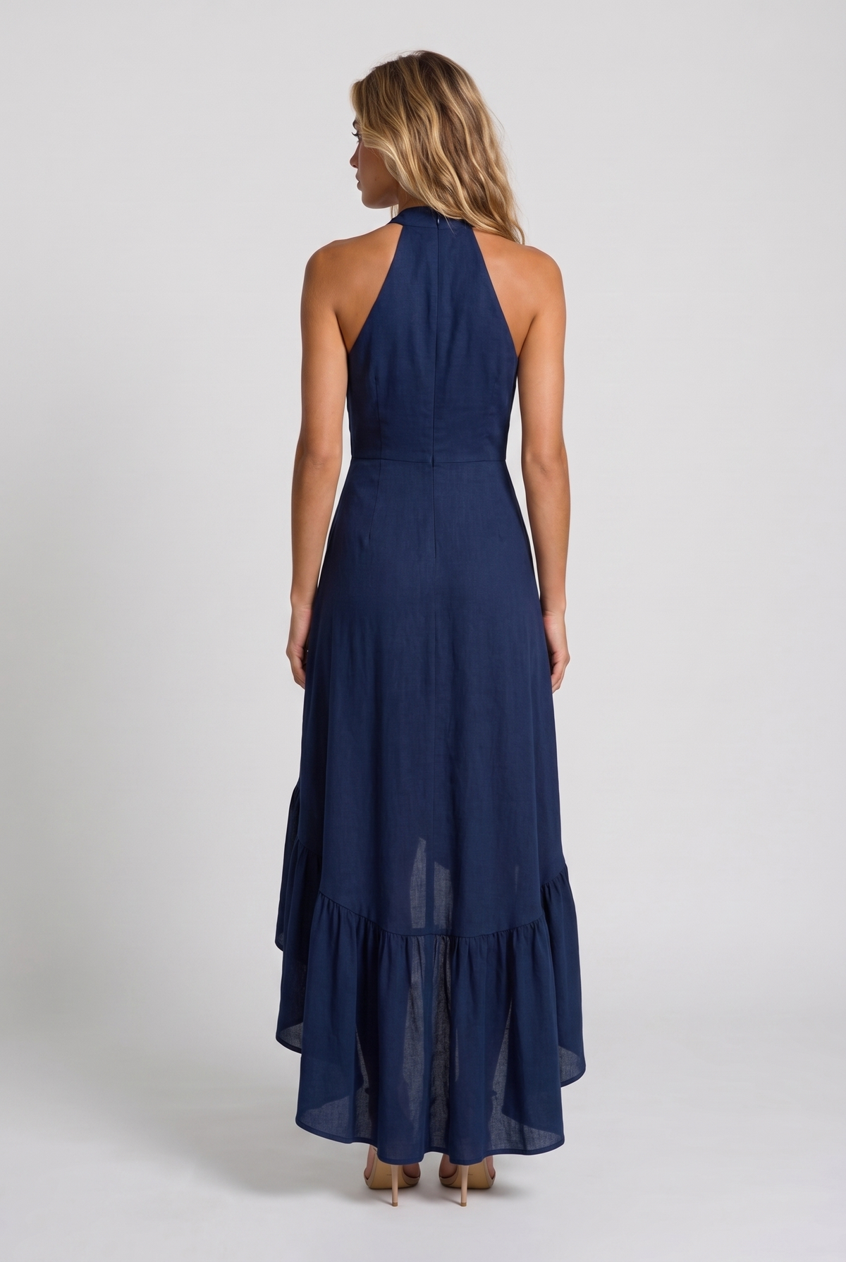 Sara | Vestido halter con volantes asimétricos