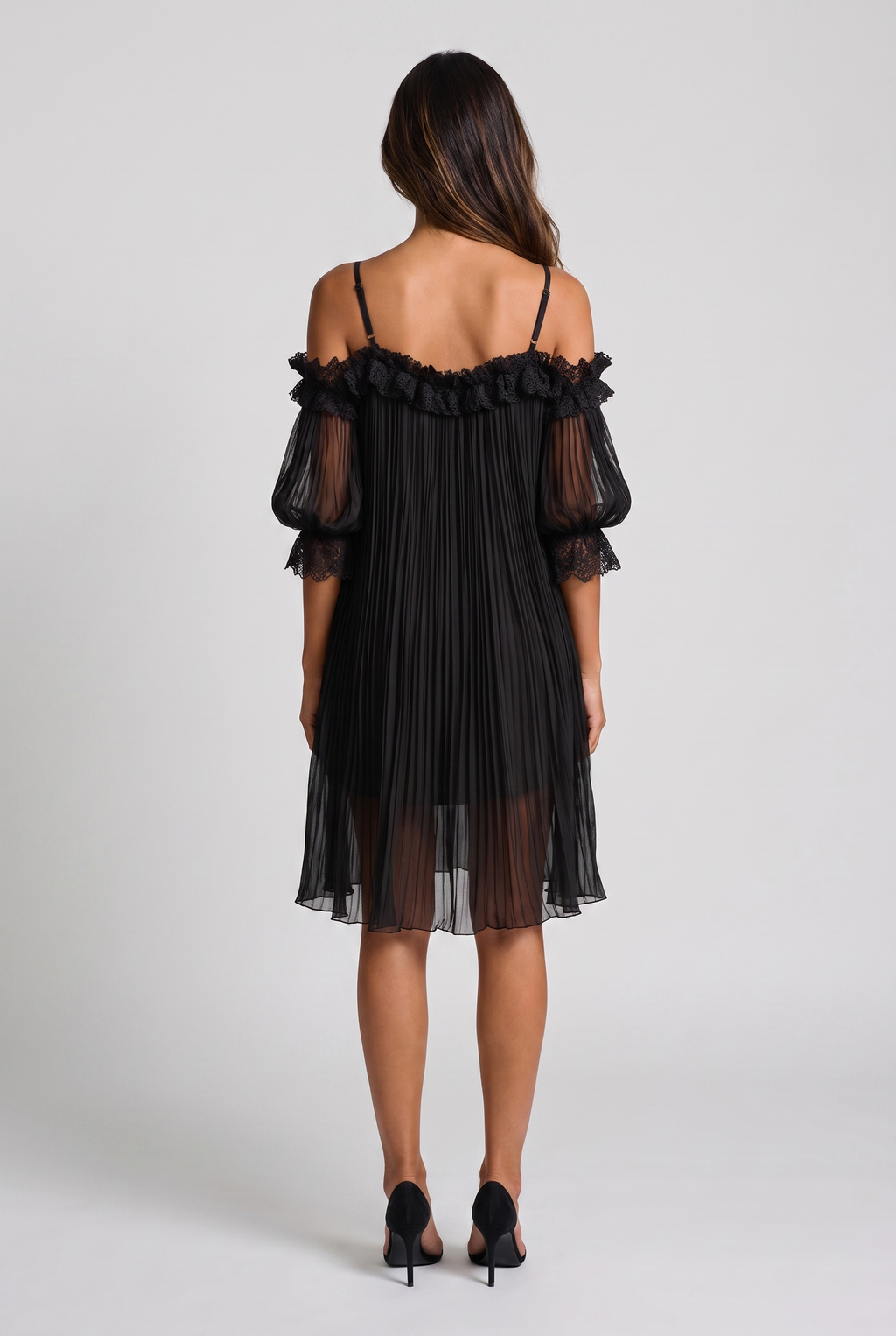 Noemí | Vestido corto negro de hombros descubiertos