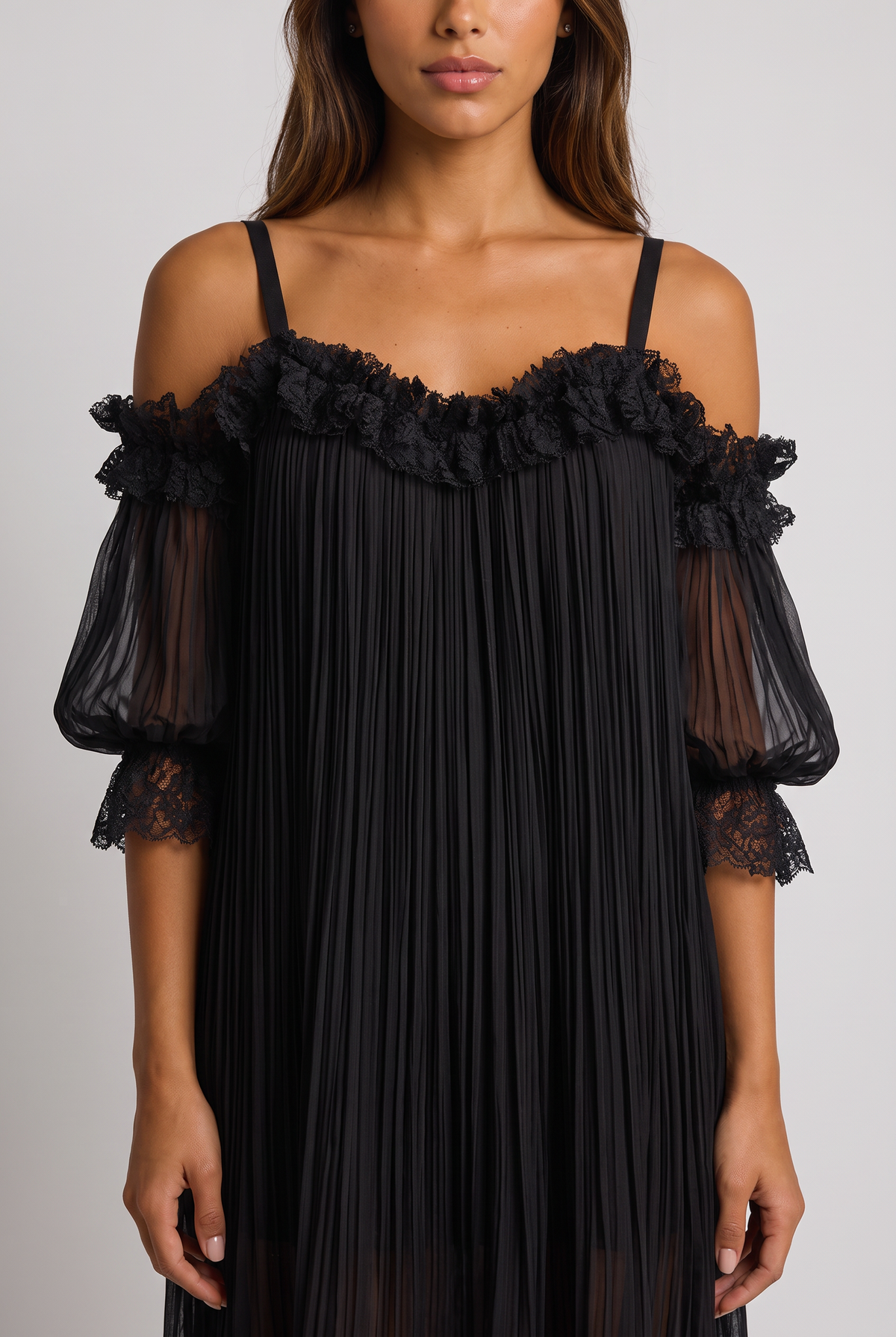 Noemí | Vestido corto negro de hombros descubiertos