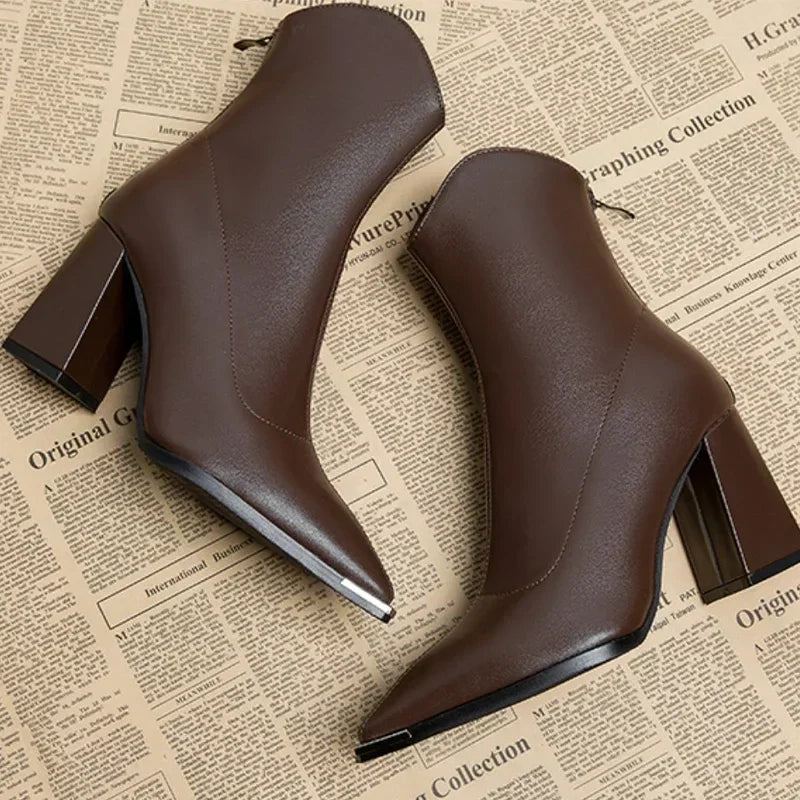 Noxé | Botines chelsea con punta metálica