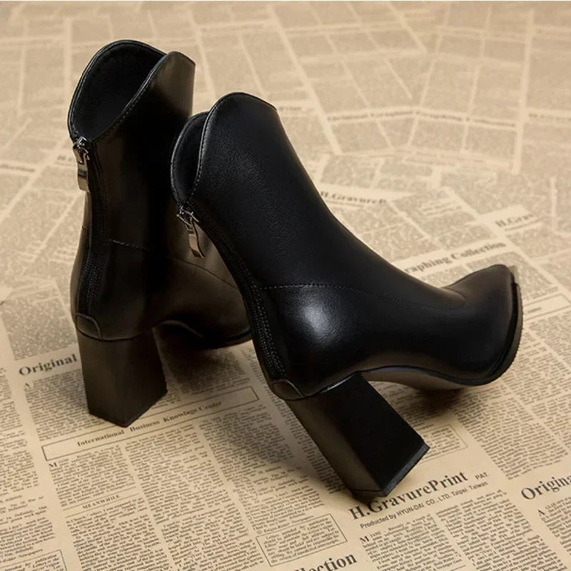 Noxé | Botines chelsea con punta metálica