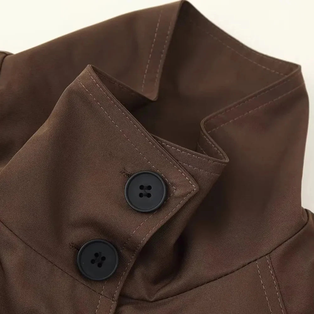 Pilar | Gabardina corta con cuello alto y cinturón