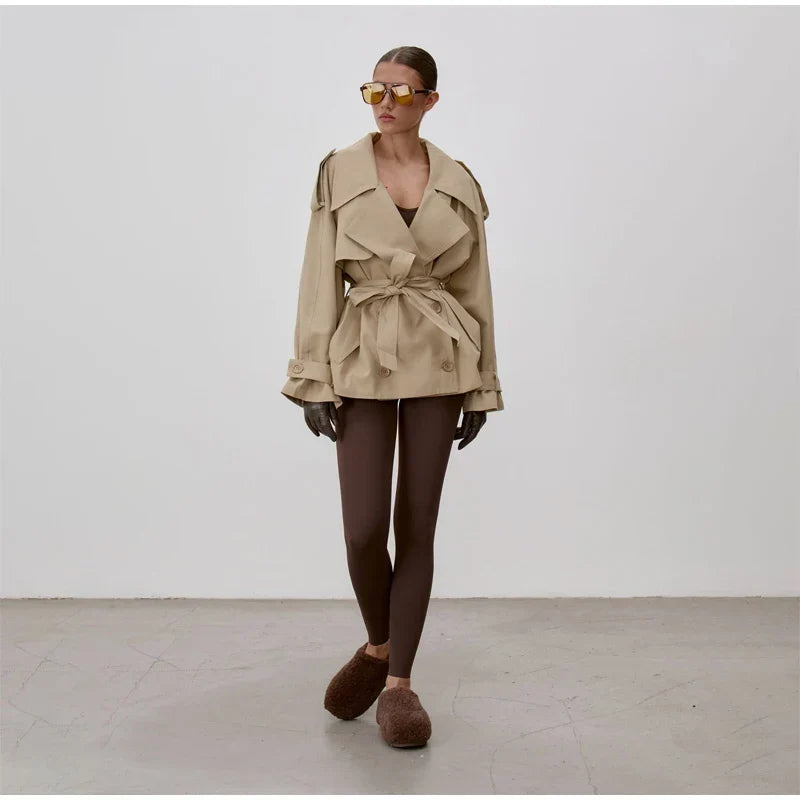Itziar | Gabardina corta cruzada con cordón