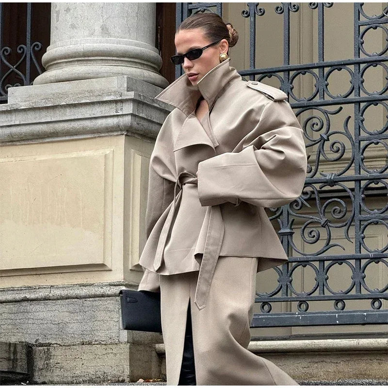 Itziar | Gabardina corta cruzada con cordón