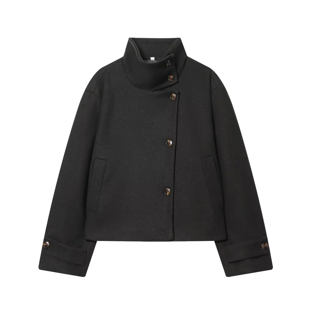 Nerea | Chaquetón de cuello alto con botones asimétricos