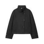 Nerea | Chaquetón de cuello alto con botones asimétricos