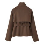 Pilar | Gabardina corta con cuello alto y cinturón