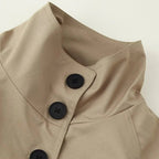 Pilar | Gabardina corta con cuello alto y cinturón