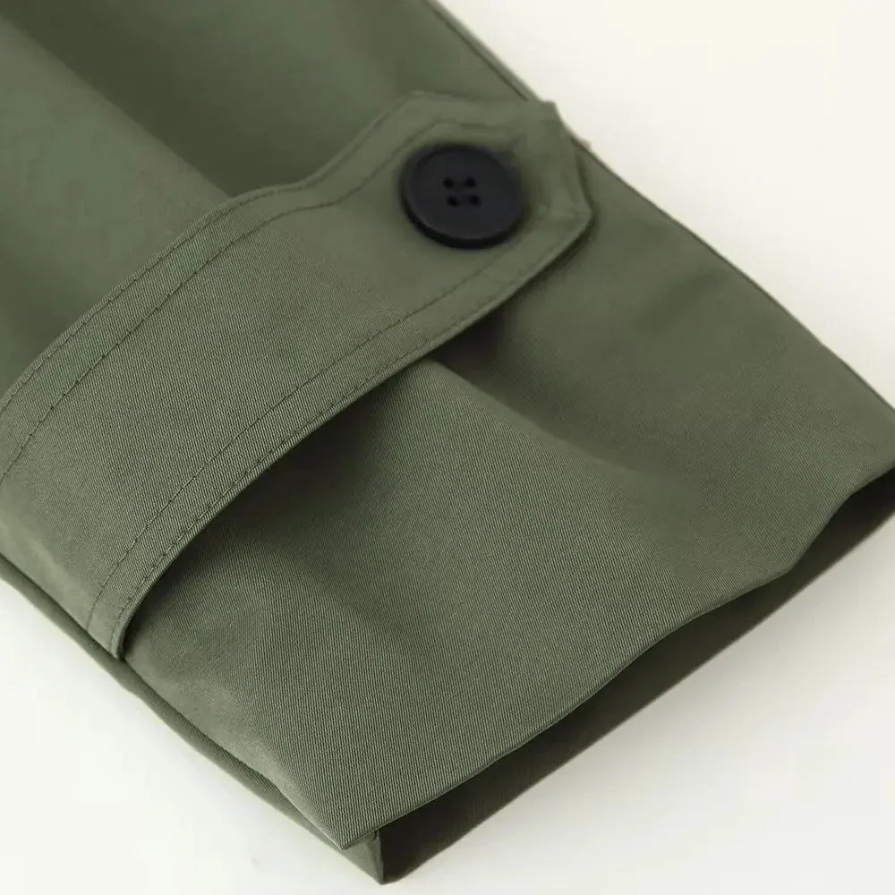 Pilar | Gabardina corta con cuello alto y cinturón