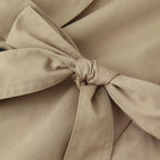 Pilar | Gabardina corta con cuello alto y cinturón