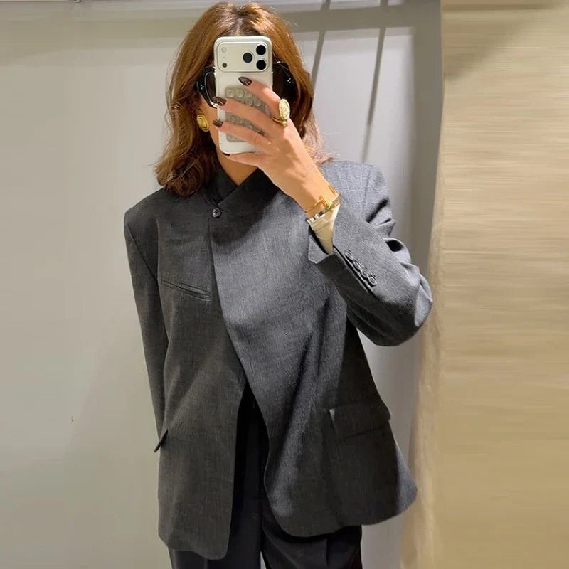 Blanca | Blazer asimétrico gris entallado