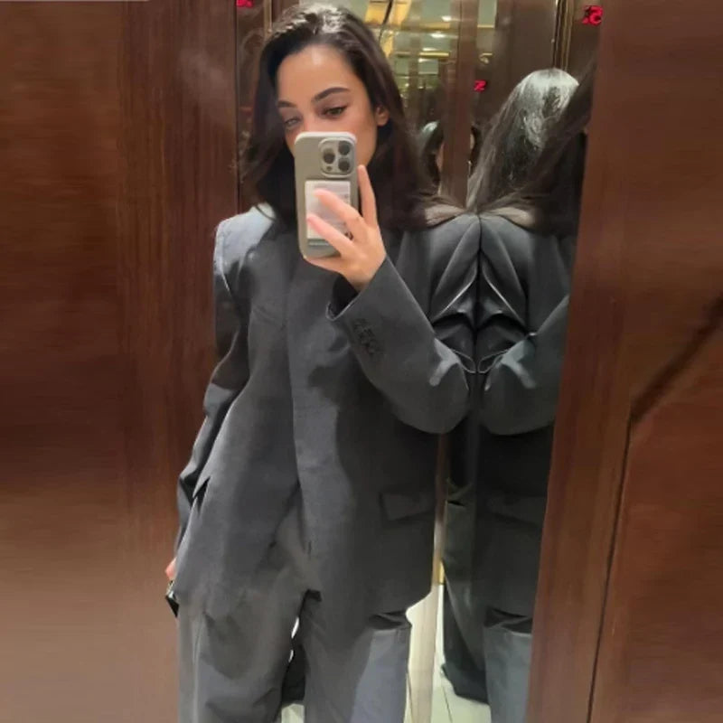 Blanca | Blazer asimétrico gris entallado