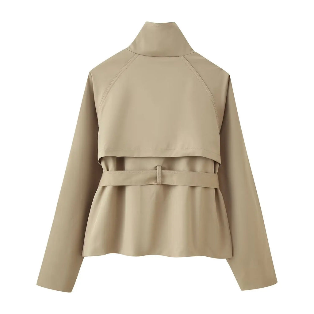 Pilar | Gabardina corta con cuello alto y cinturón