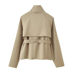 Pilar | Gabardina corta con cuello alto y cinturón