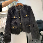 Susana | Chaqueta corta de pelo con botones dorados