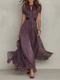Flavia | Vestido largo morado con escote en forma de llave y ribete de encaje