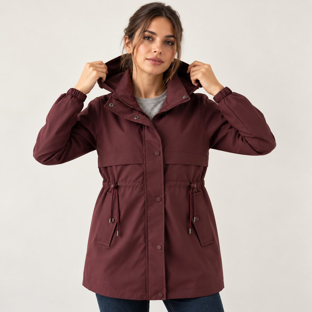 Abril | Parka con capucha y cintura ajustable