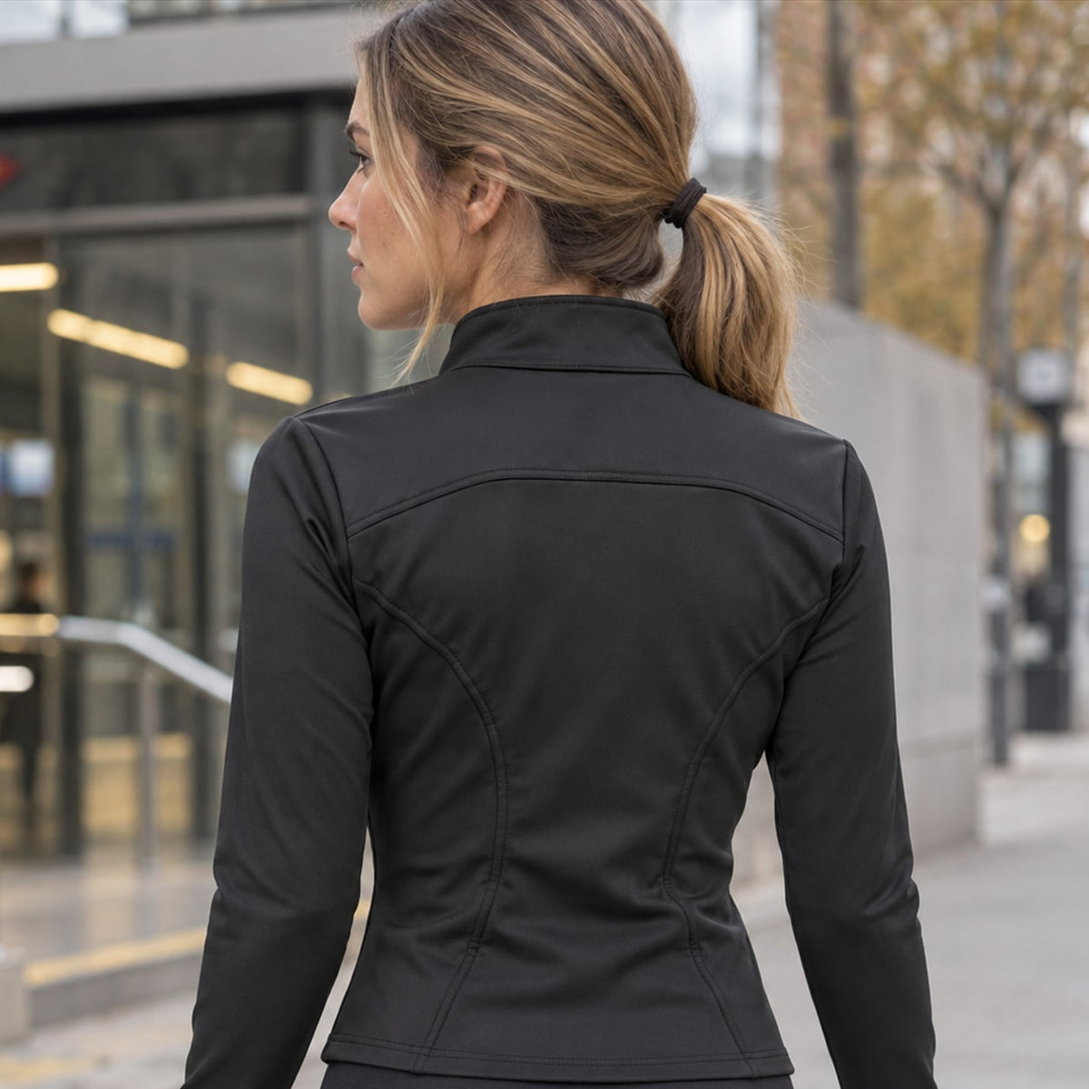 Dolores | Chaqueta deportiva ligera entallada