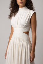 Selene | Vestido de cuello alto con cut-out