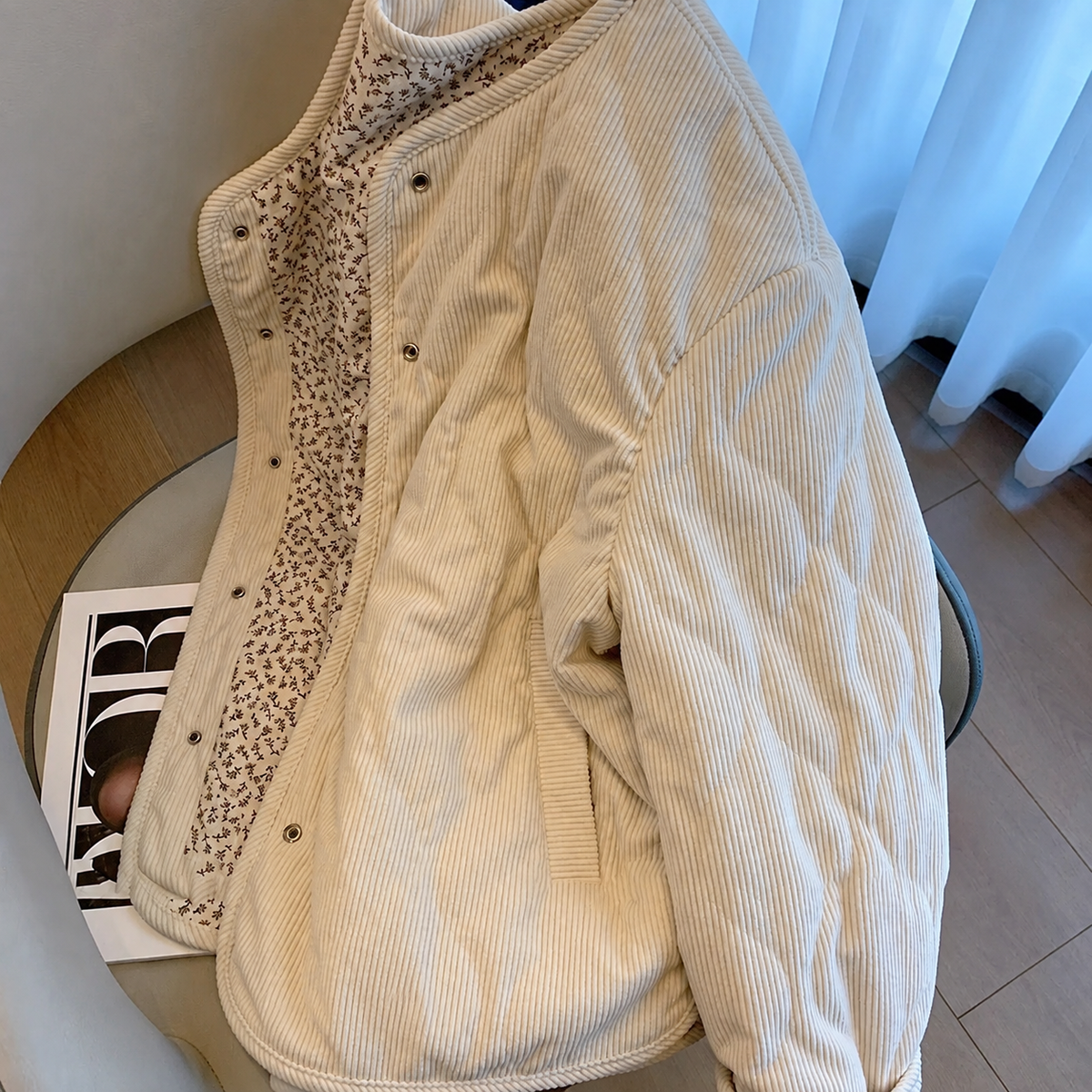 Sonia | Chaqueta guateada beige con forro de flores