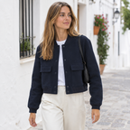 Raquel | Bomber corta con bolsillos de solapa