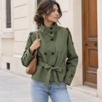 Pilar | Gabardina corta con cuello alto y cinturón