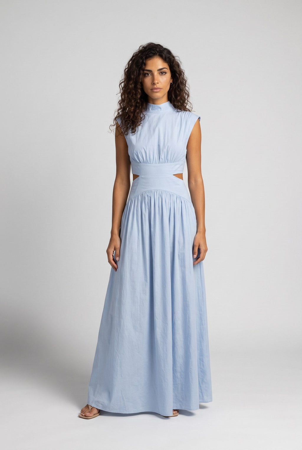 Selene | Vestido de cuello alto con cut-out
