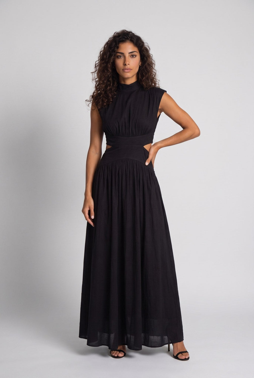 Selene | Vestido de cuello alto con cut-out