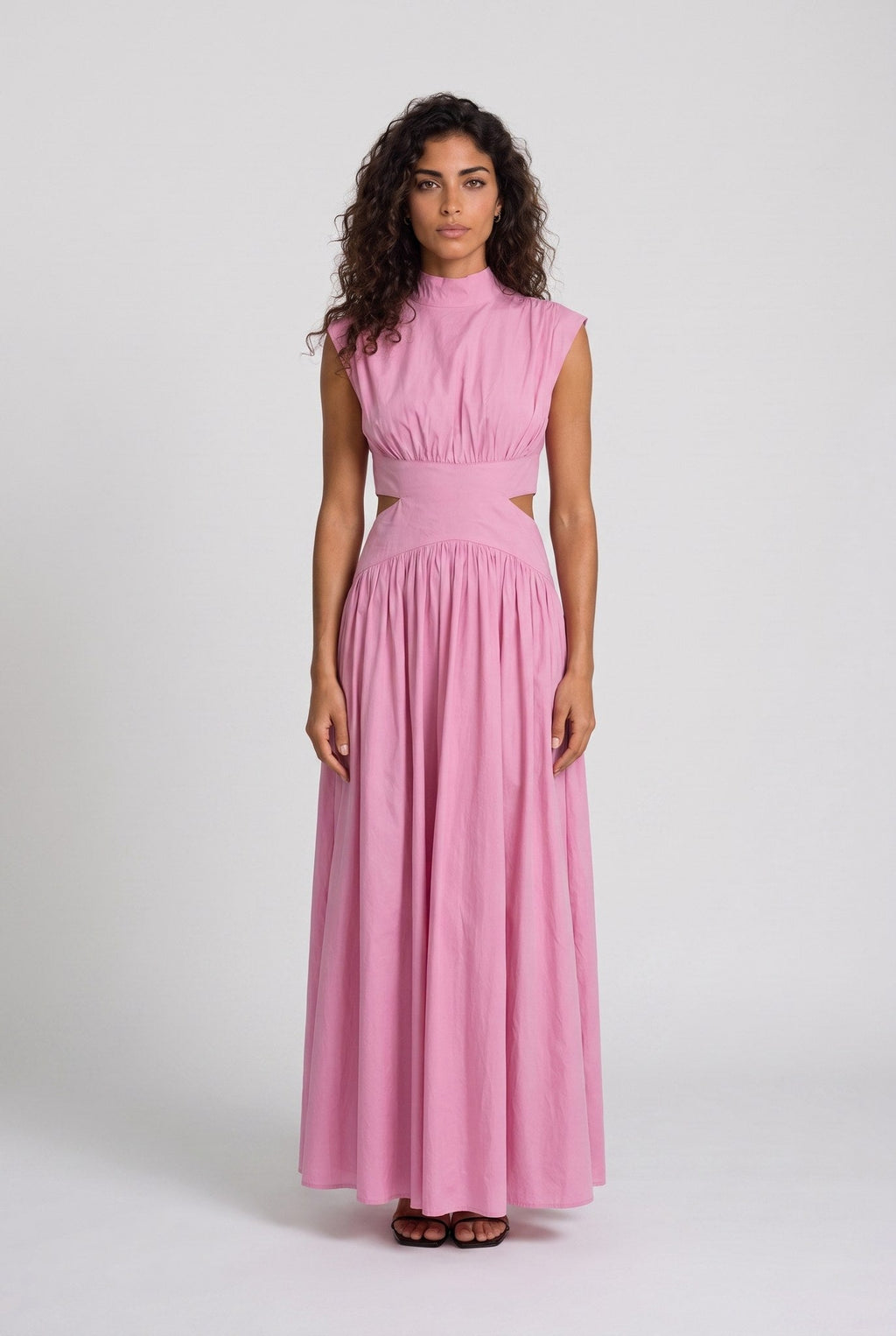 Selene | Vestido de cuello alto con cut-out