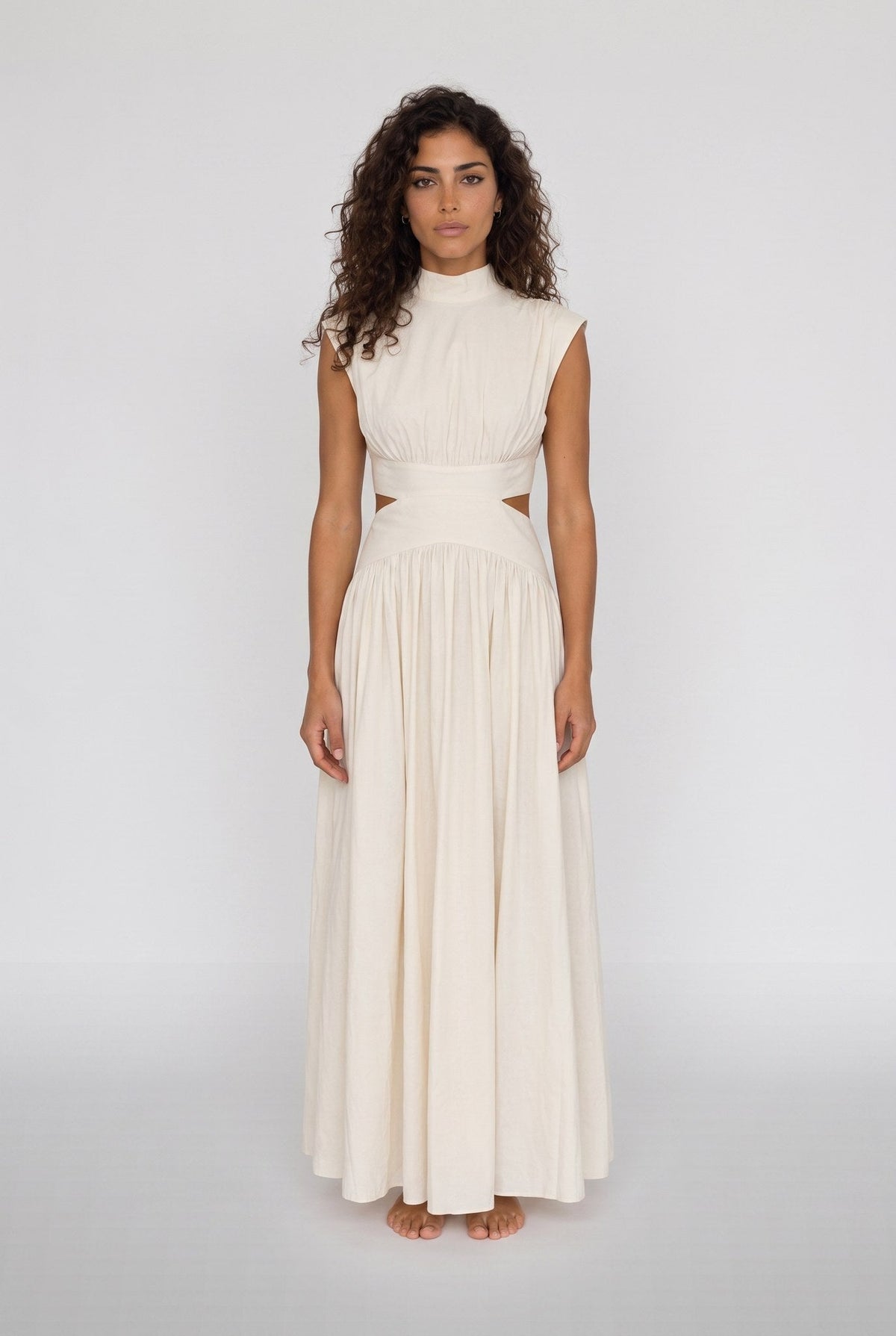 Selene | Vestido de cuello alto con cut-out
