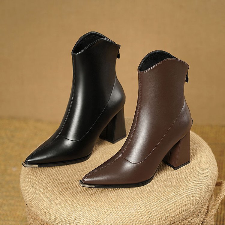 Noxé | Botines chelsea con punta metálica
