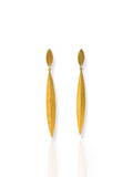 Alba | Pendientes largos en relieve dorados