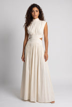 Selene | Vestido de cuello alto con cut-out