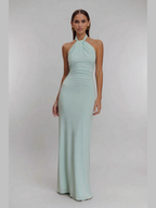 Klara | Vestido halter que realza las curvas
