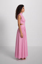 Selene | Vestido de cuello alto con cut-out
